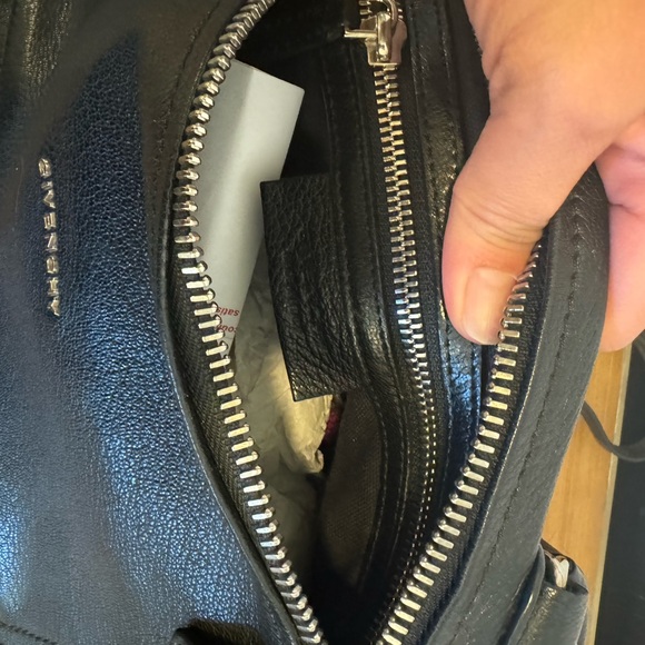 CONSIGNEDGivenchy Pandora Small - Picture 3 of 9